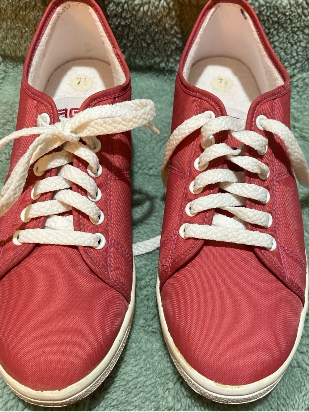 Title: Vintage Osaga Low Cut Canvas Sneakers Red Women's 7.5